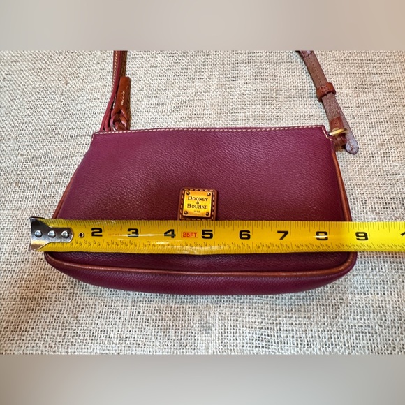 Vibrant Dooney & Bourke raspberry Crossbody purse in excellent condition - Picture 7 of 12
